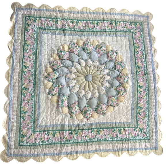 Vintage Puff Quilt Set Floral Dresden Plate Shabby Chic Bedding
 84"x83" - Picture 1 of 14
